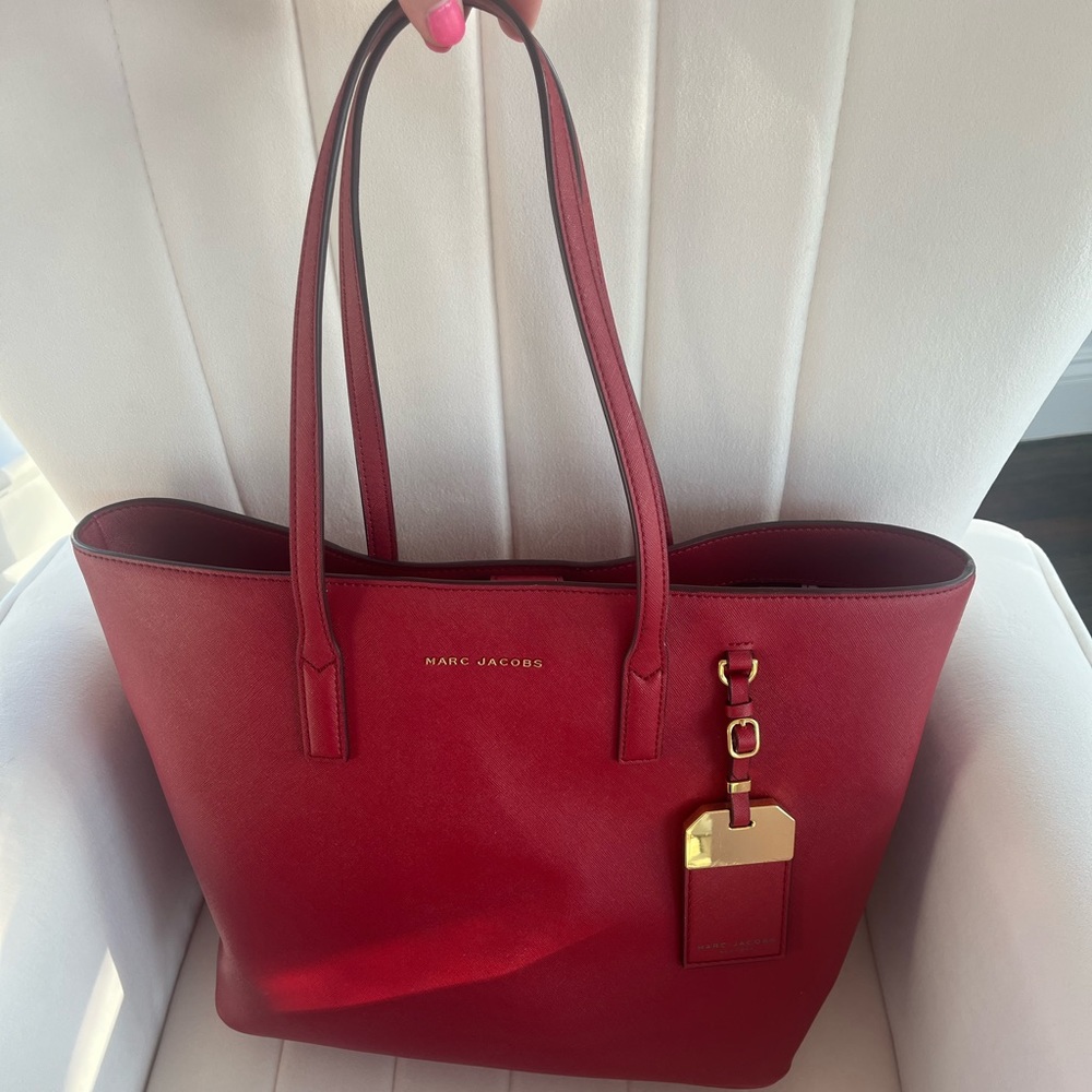 WORN ONCE GORGEOUS TRENDY MARC JACOBS BAG!
